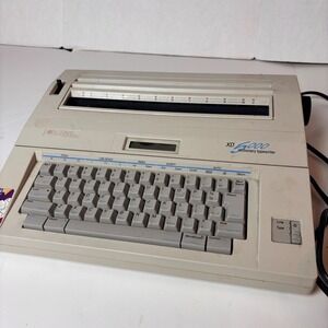 Smith Corona XD 5000 Dictionary Typewriter Electronic Portable Grey Works Office
